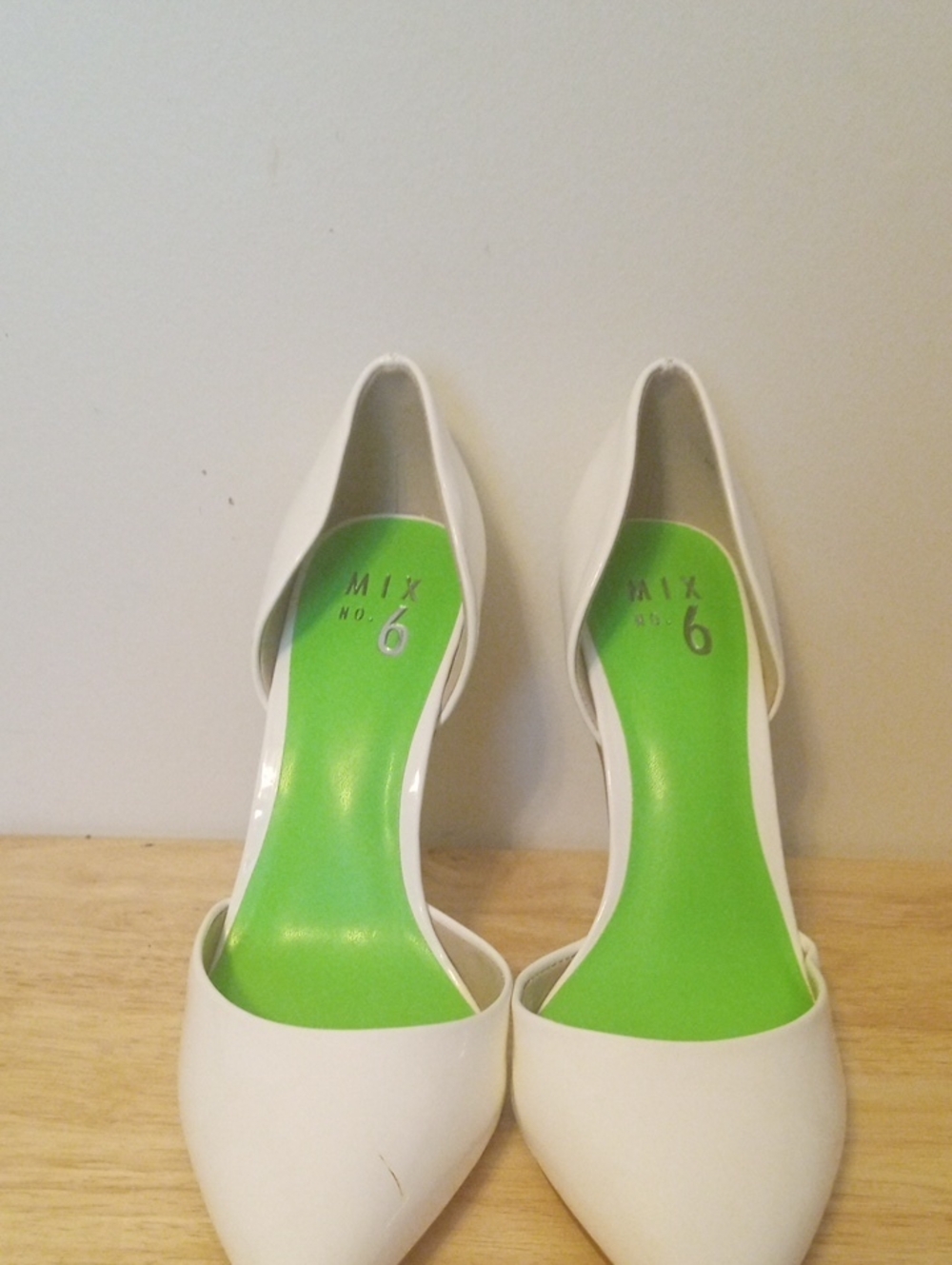 Mix No. 6 White D'Orsay Pointed-Toe Pumps with Green Insole